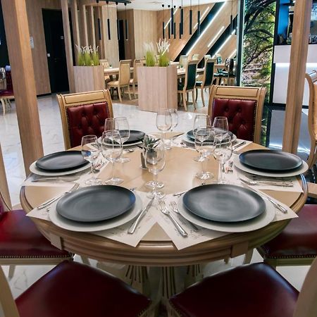 Family Hotel Business Club Shumen Esterno foto