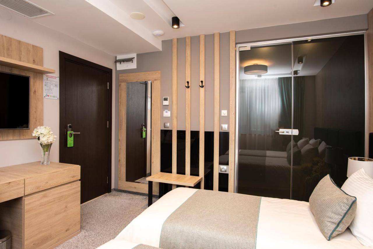 Family Hotel Business Club Shumen Esterno foto