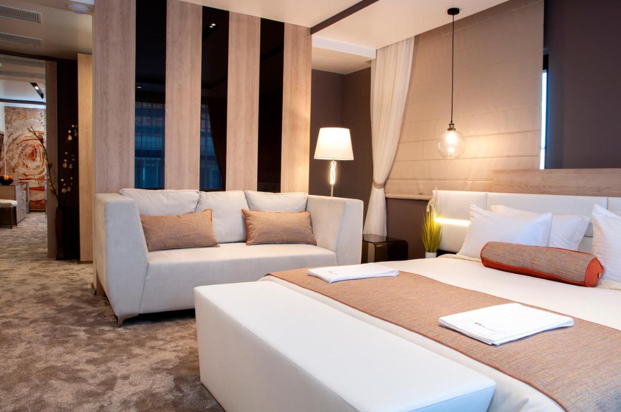 Family Hotel Business Club Shumen Esterno foto