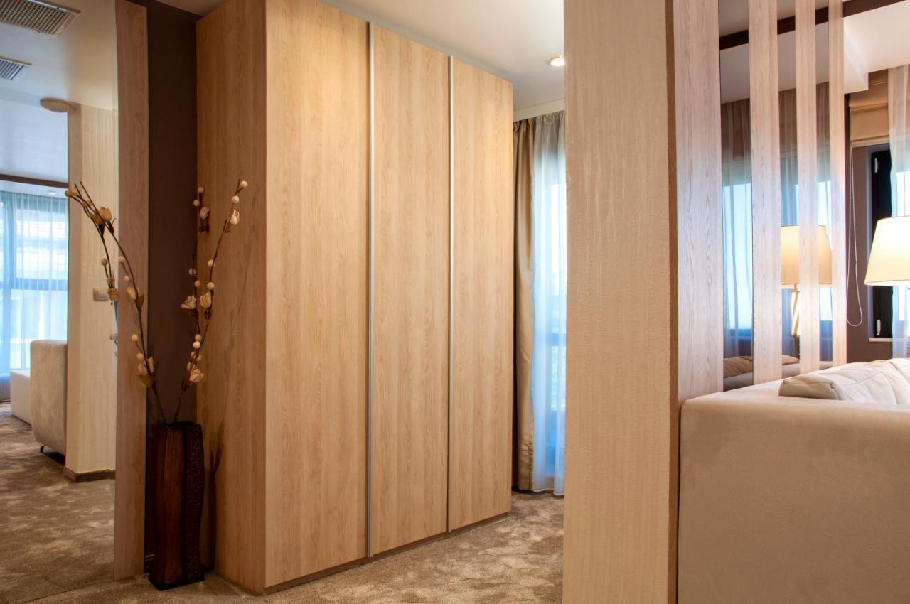 Family Hotel Business Club Shumen Esterno foto